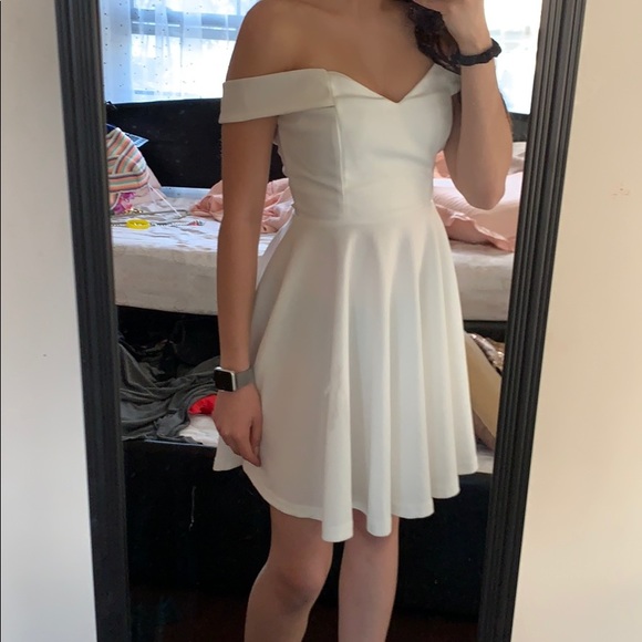 Brand New white formal dress - Picture 1 of 4